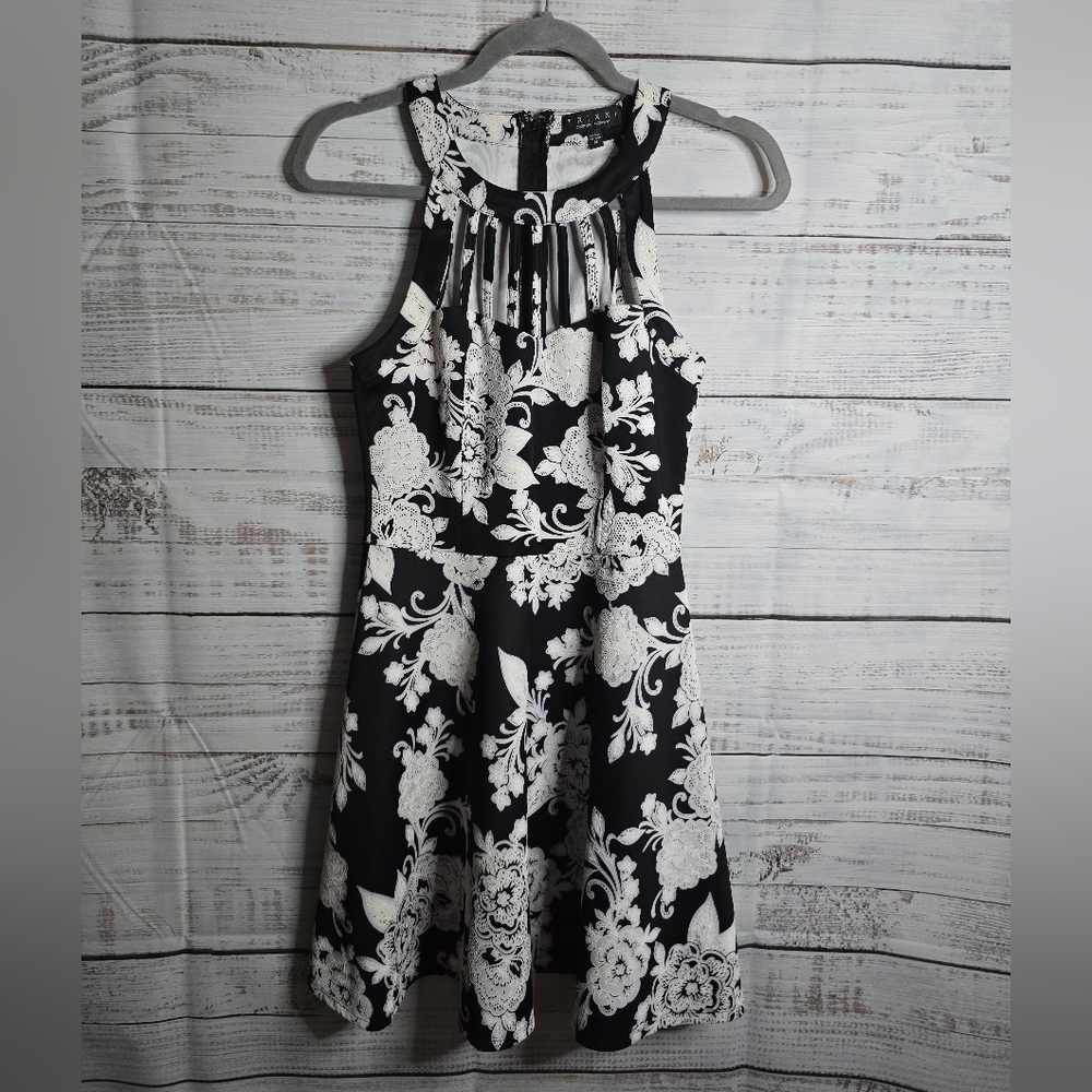 Trixxi Black & White‎ Floral Mini Dress Womans Size Medium